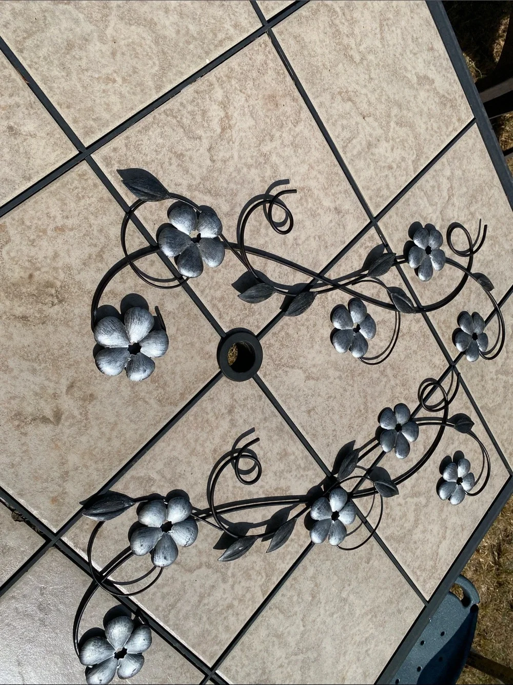 Decorative Metal Floral Vine Wall Art Set of 2 (11